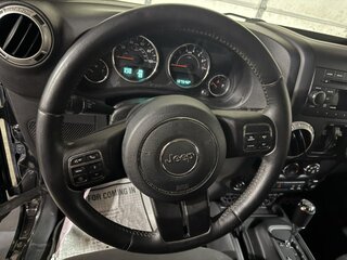 2016 Jeep Wrangler Unlimited 4WD 4dr Sahara with Hard top — photo 10
