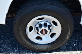2021 GMC Savana Cargo Van RWD 2500 135" — photo 8