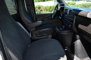 2021 GMC Savana Cargo Van RWD 2500 135" — photo 13