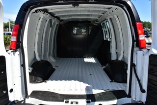 2021 GMC Savana Cargo Van RWD 2500 135" — photo 9
