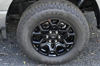 2025 Ford F-150 XLT 4WD SuperCrew 5.5' Box — photo 8