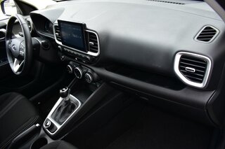 2025 Hyundai Venue SEL IVT — photo 11