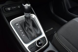 2025 Hyundai Venue SEL IVT — photo 14