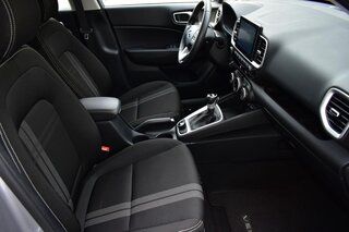 2025 Hyundai Venue SEL IVT — photo 10