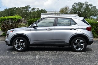 2025 Hyundai Venue SEL IVT — photo 2