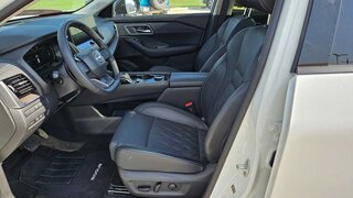 2026 Nissan Rogue Platinum — photo 15