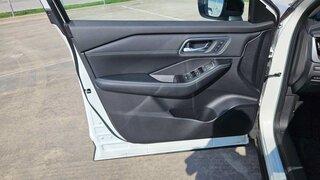 2026 Nissan Rogue Platinum — photo 13