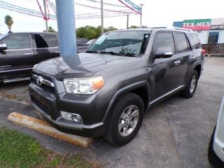2013 Toyota 4Runner SR5 — photo 1