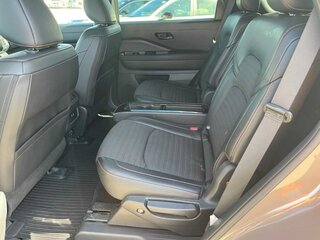 2025 Nissan Pathfinder Rock Creek — photo 11
