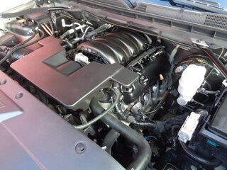 2018 Chevrolet Silverado 1500 LT Crew Cab 4WD — photo 3