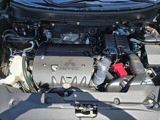 2016 Mitsubishi Outlander Sport 2.0 ES — photo 14