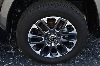 2022 Toyota Tundra Limited CrewMax 5.5' Bed (Natl) — photo 8