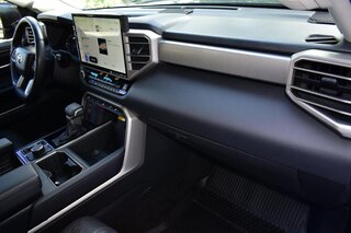 2022 Toyota Tundra Limited CrewMax 5.5' Bed (Natl) — photo 13