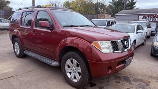 2006 Nissan Pathfinder LE — photo 1