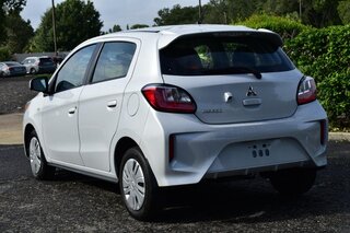 2024 Mitsubishi Mirage ES CVT — photo 3