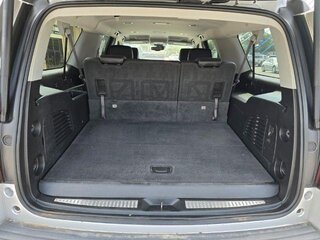 2018 Chevrolet Suburban LT — photo 12