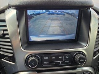 2018 Chevrolet Suburban LT — photo 17