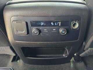 2018 Chevrolet Suburban LT — photo 13