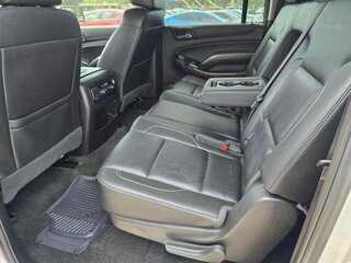 2018 Chevrolet Suburban LT — photo 10