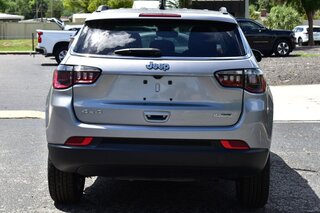 2022 Jeep Compass Latitude Lux — photo 4
