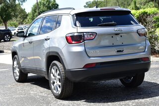 2022 Jeep Compass Latitude Lux — photo 3