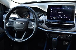 2022 Jeep Compass Latitude Lux — photo 10
