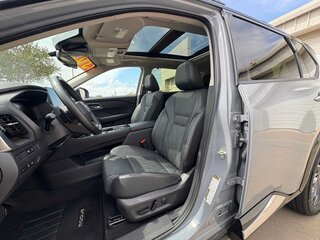 2025 Nissan Rogue Platinum — photo 15