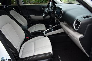 2025 Hyundai Venue SEL IVT — photo 11