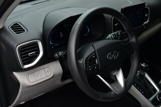 2025 Hyundai Venue SEL IVT — photo 15