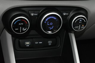 2025 Hyundai Venue SEL IVT — photo 17