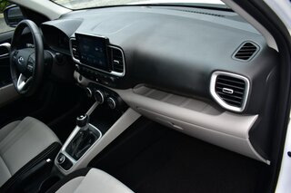 2025 Hyundai Venue SEL IVT — photo 12
