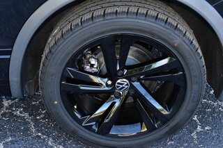 2023 Volkswagen Tiguan 2.0T SE R-Line Black FWD — photo 8