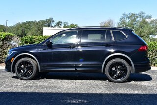 2023 Volkswagen Tiguan 2.0T SE R-Line Black FWD — photo 2