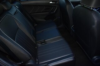2023 Volkswagen Tiguan 2.0T SE R-Line Black FWD — photo 11