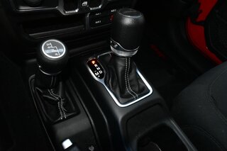 2022 Jeep Gladiator Overland 4x4 — photo 15
