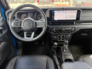 2024 Jeep Wrangler Sahara — photo 12