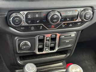 2024 Jeep Wrangler Sahara — photo 19