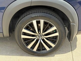 2024 Nissan Pathfinder Platinum — photo 9