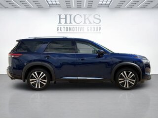 2024 Nissan Pathfinder Platinum — photo 4
