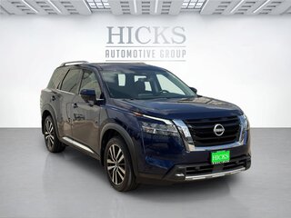 2024 Nissan Pathfinder Platinum — photo 3