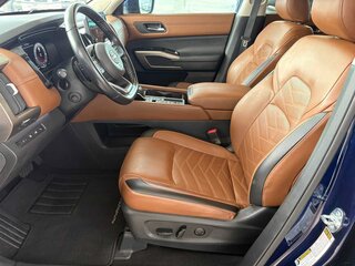 2024 Nissan Pathfinder Platinum — photo 14