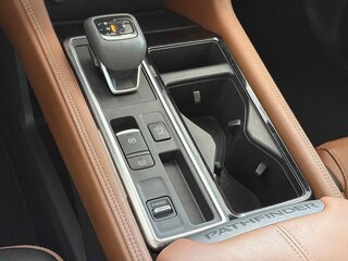2024 Nissan Pathfinder Platinum — photo 17