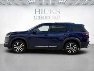 2024 Nissan Pathfinder Platinum — photo 8