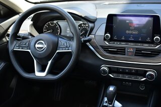 2025 Nissan Altima SV FWD — photo 9