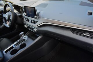 2025 Nissan Altima SV FWD — photo 12