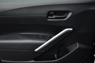 2026 Toyota Corolla Cross LE 2WD (Natl) — photo 15
