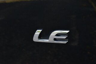 2026 Toyota Corolla Cross LE 2WD (Natl) — photo 9