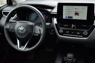 2026 Toyota Corolla Cross LE 2WD (Natl) — photo 10