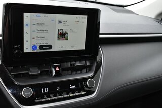 2026 Toyota Corolla Cross LE 2WD (Natl) — photo 18
