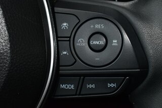 2026 Toyota Corolla Cross LE 2WD (Natl) — photo 21